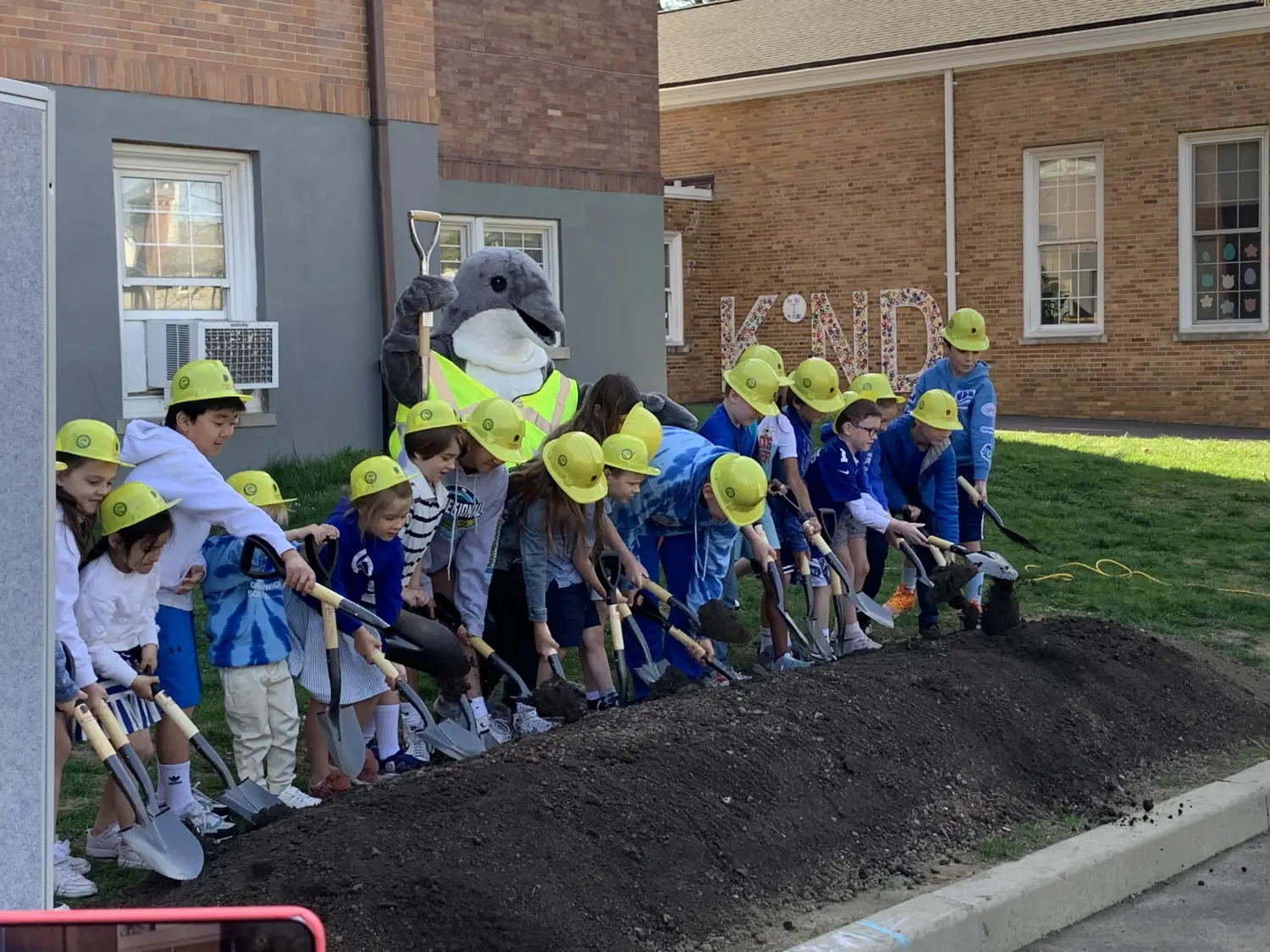 Old Greenwich School Celebrates Groundbreaking